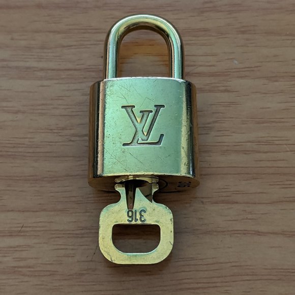 Louis Vuitton Padlock with Key #59*** - Picture 2 of 4